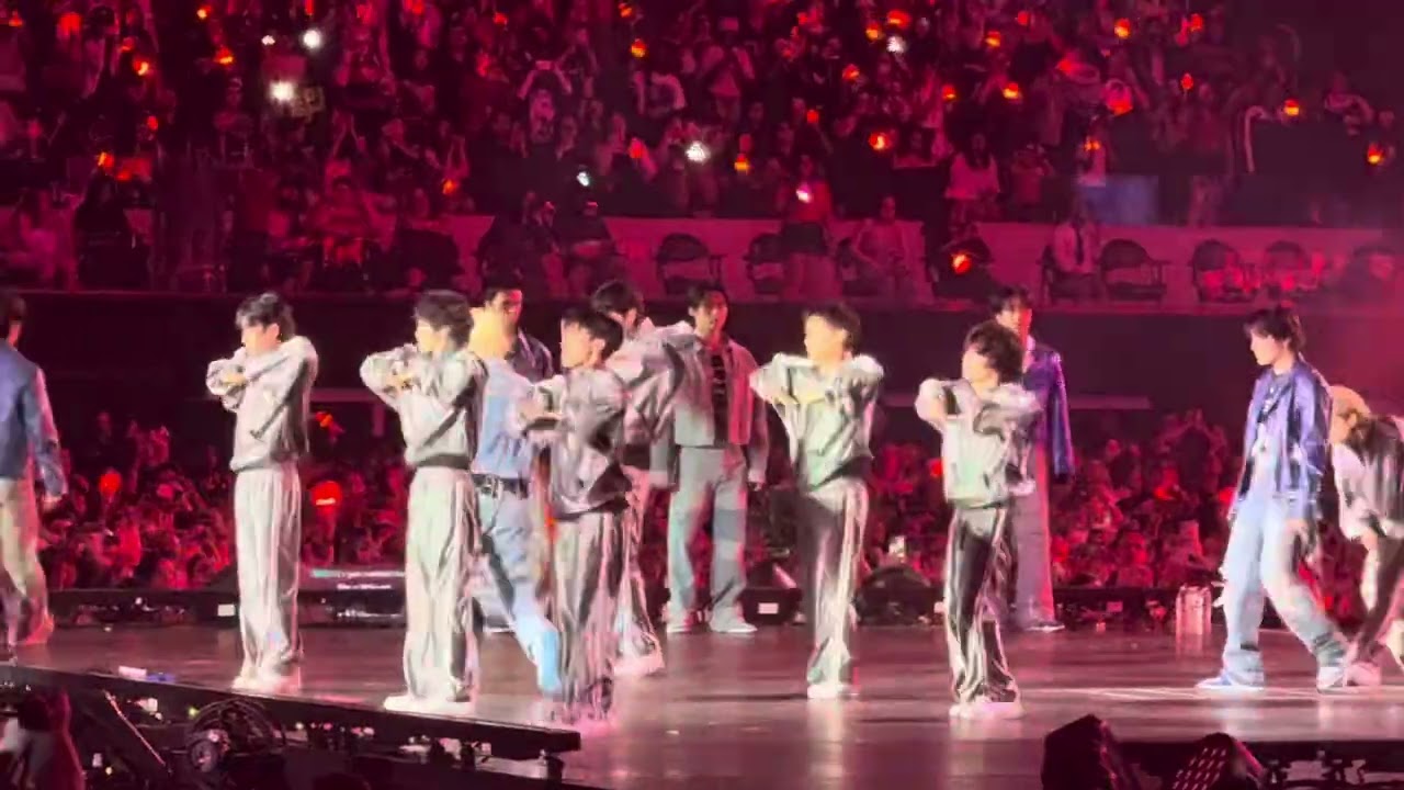 Stray Kids- GIANT- LA Concert- DominATE - Los Angeles- Sofi Stadium FANCAM