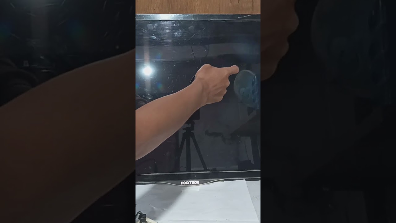 LED TV layar blank hitam