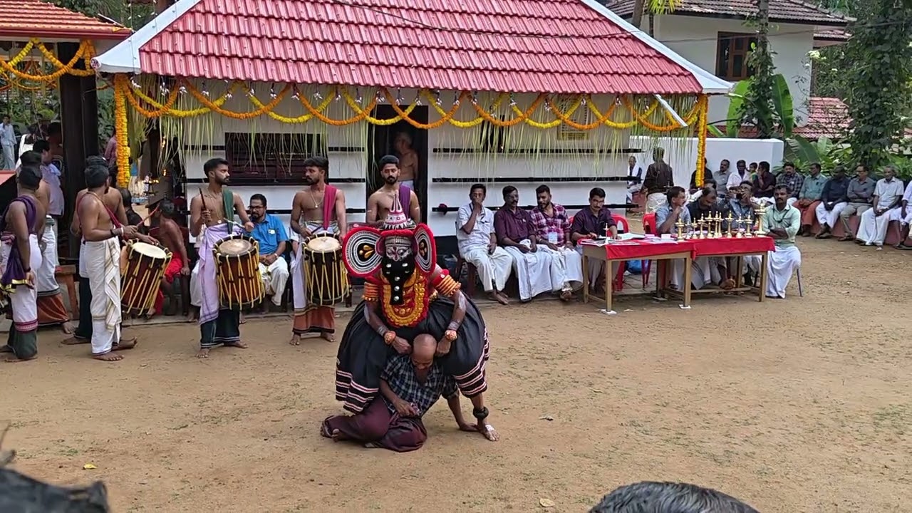 തിറ ചെയ്തത് കണ്ടോ 😂😂