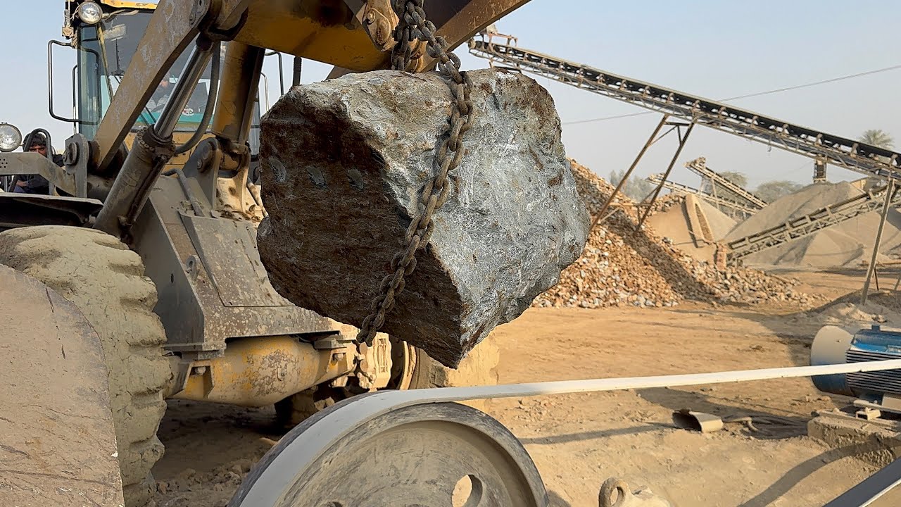 “PLAYING WITH GIANT ROCKS: A GIANT IN ACTION - POWERFUL CRUSHING PROCESS!” 