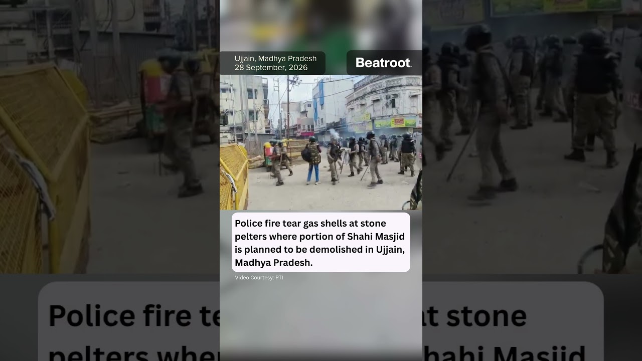 Ujjain: Tear gas fired as protesters clash with police over Shahi Masjid demolition. #shorts