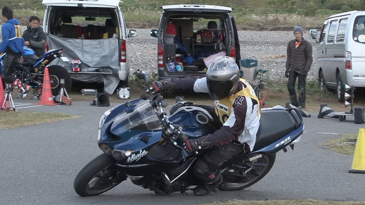 2017 11 19 Dunlop Ehime Moto Gymkhana ざっぱあ 選手 ZZR1400 h 1