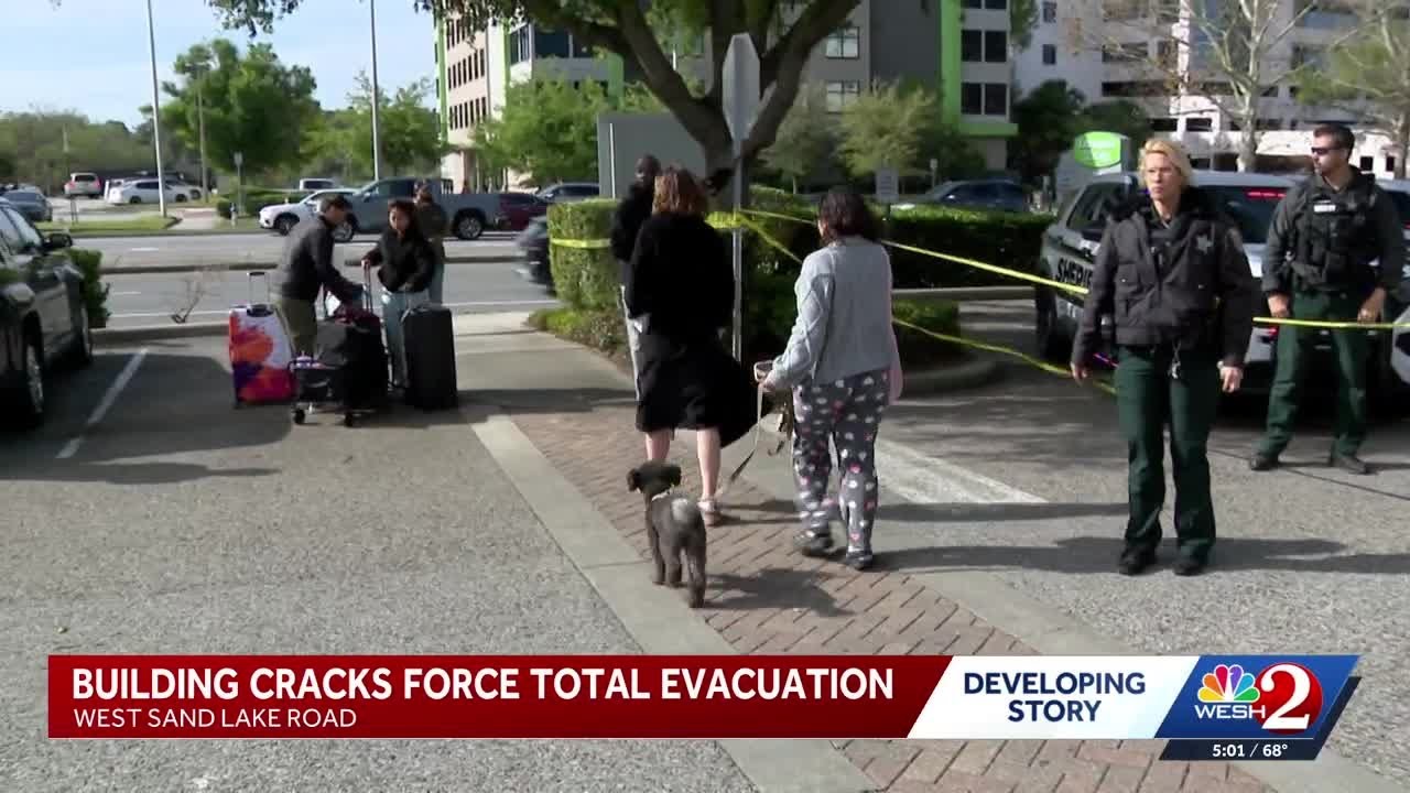 358 residents search for places to stay after Orange County apartment building 'cracks'