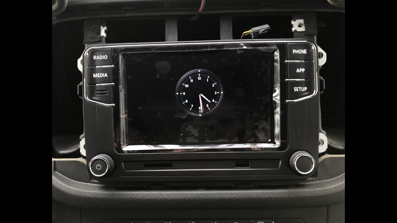 Установка RCD 360 в VW Tiguan PQ35