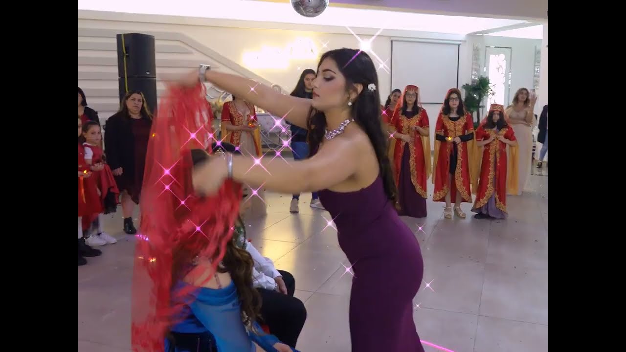 Gelinin Kardeşinden Duvak Dansı