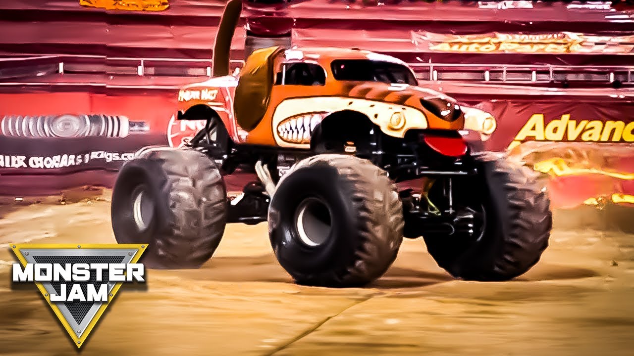 Monster Mutt Freestyle | Monster Jam World Finals XIII | Monster Jam