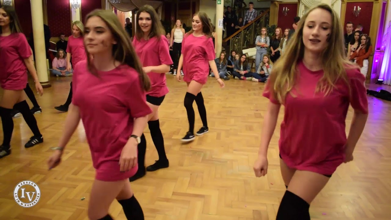 Otrzęsiny 2017 - występ klasy 1i