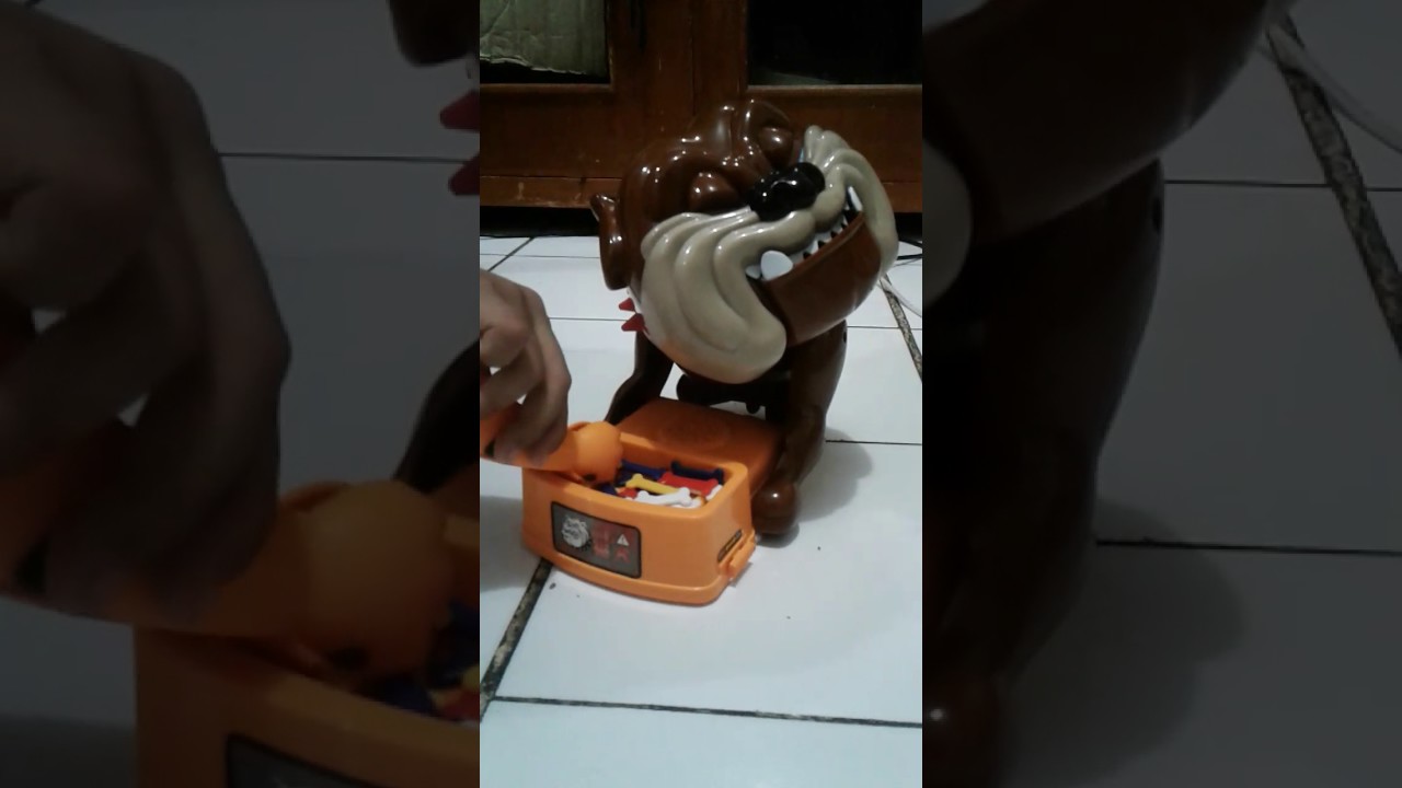Bad Dog Toy :  Don't take Buster's Bones Game