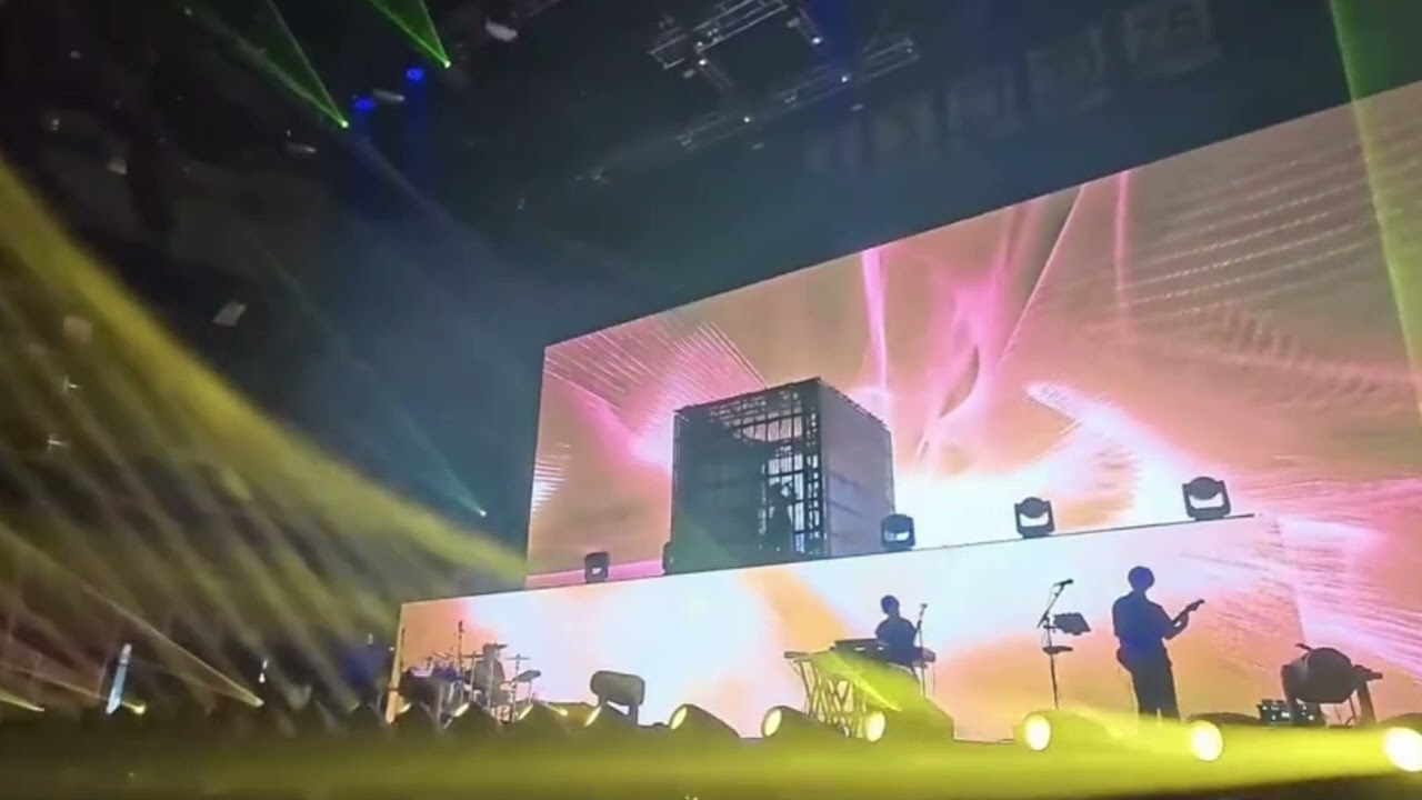 Sia - Chandelier (Ado Live Cover)