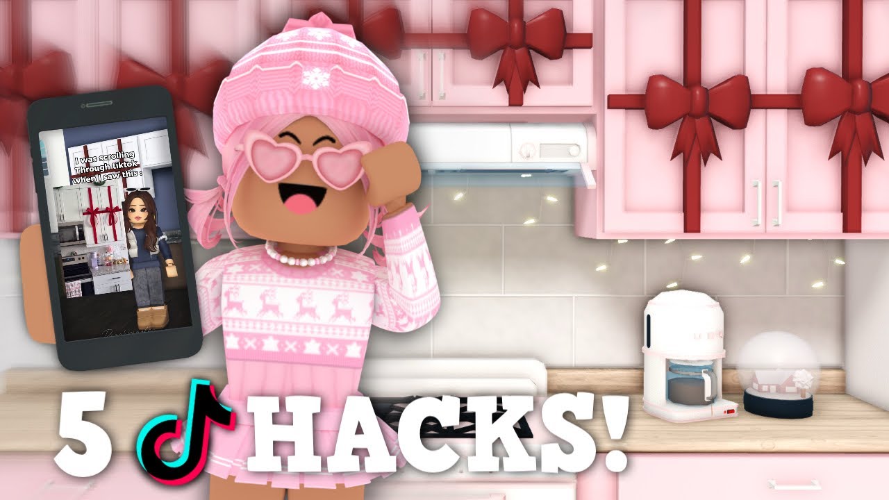 TESTING CHRISTMAS TIKTOK BUILD HACKS IN BLOXBURG