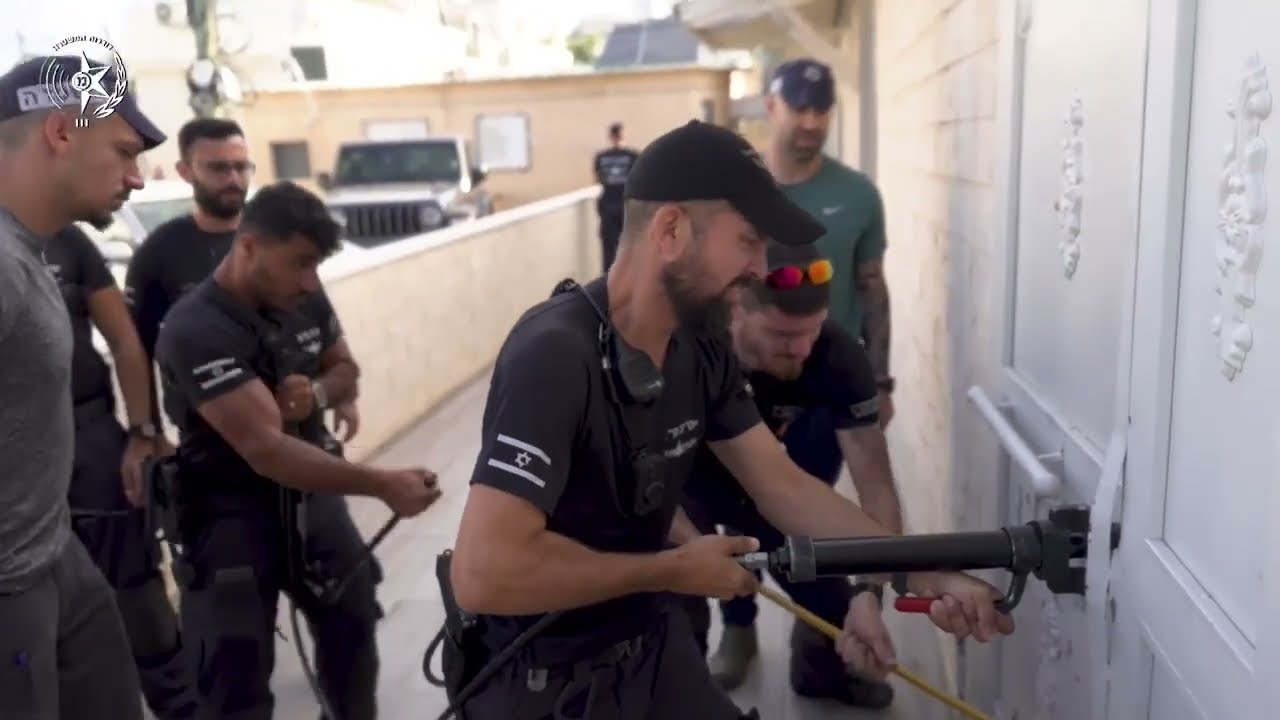 פריצה של יס