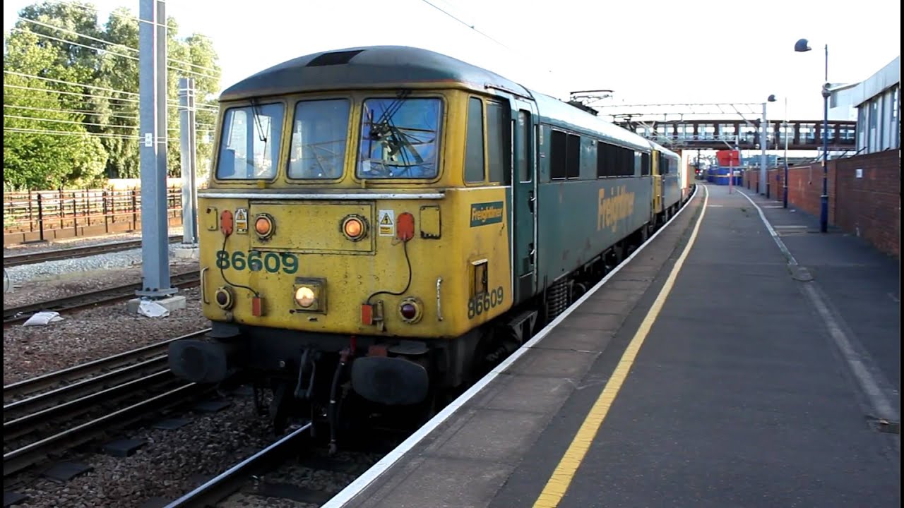 86609 + 86632 pull away from Stratford [Full HD]