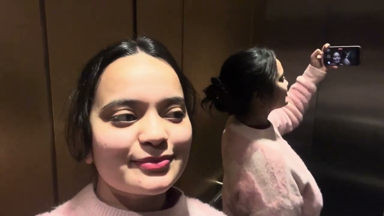 Snowfall In Frankfurt ❄️Superfun Flight 🛫I Rupali Shukla| Aviator Rupali | 🌹