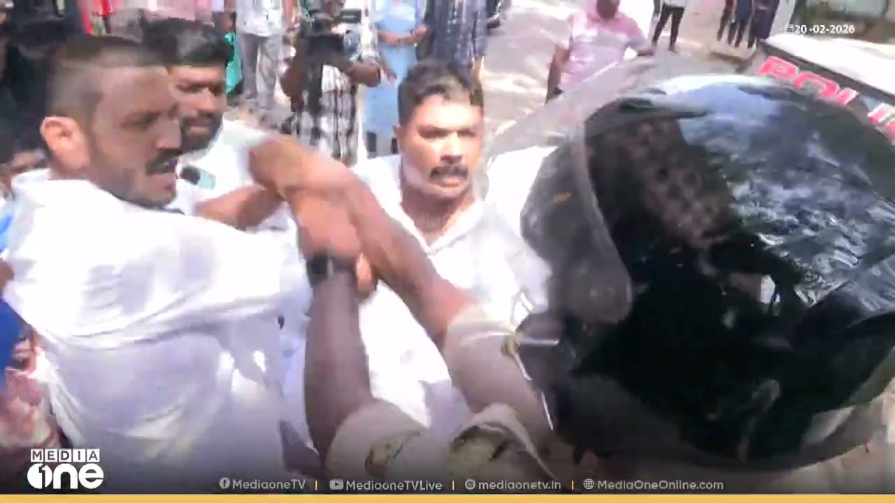 'സാറേ... ഞാനിവർക്ക് ഒരു ബൈറ്റ് കൊടുത്തിട്ട് പോയ്ക്കോളാം... പ്രതികരിക്കാൻ സമ്മതിക്ക്...'