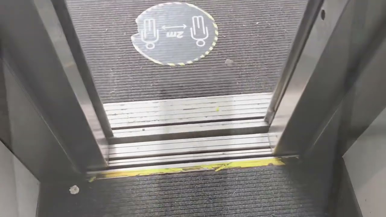 4 Hydraulic lifts in Manchester Market Street