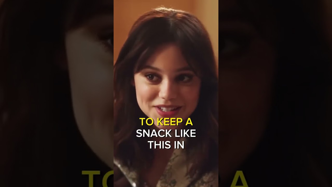 What Carries Jenna In Her Bag? #celebritysecret #bagreveal #jennaortega