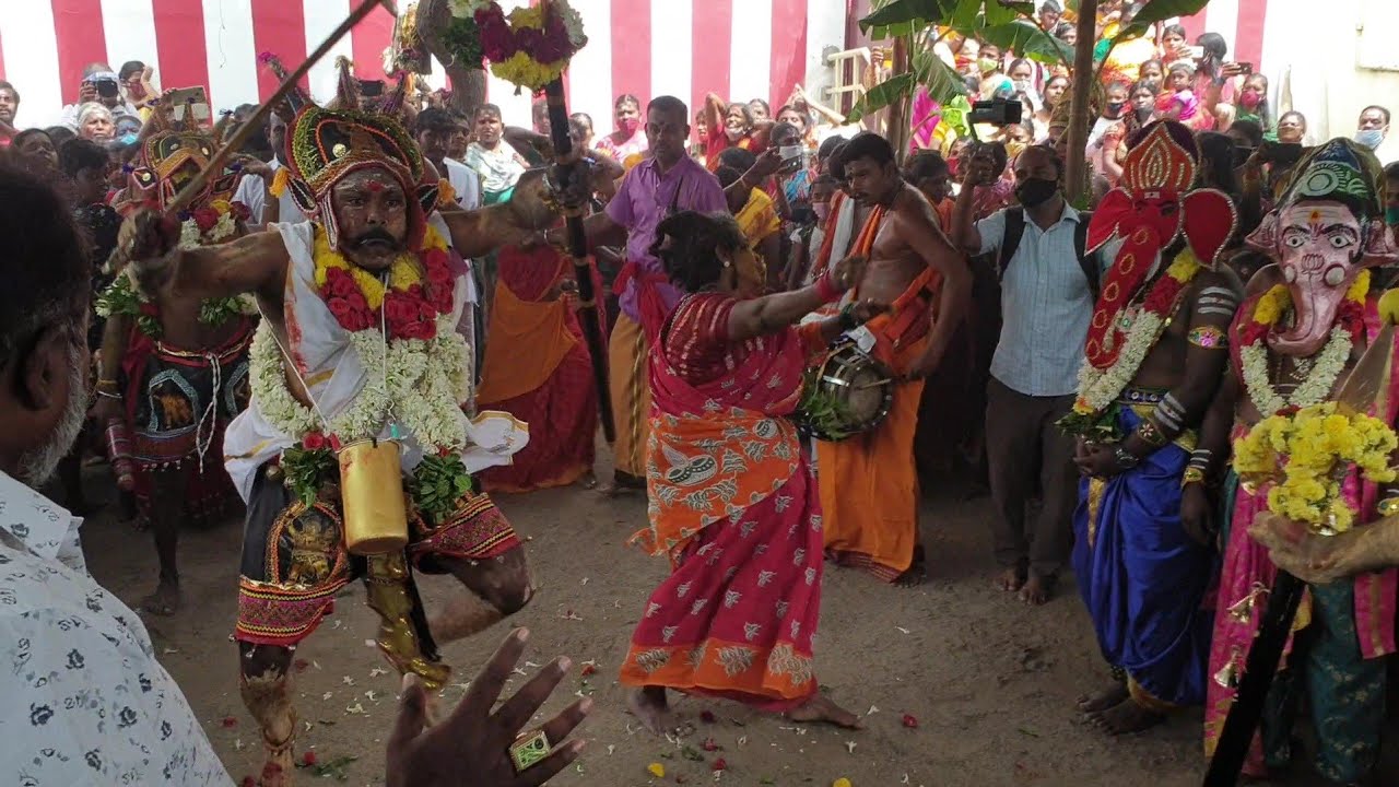 இந்த அடிக்கு சாமிகள் போடும் ஆட்டத்தைப் பாருங்கள் Naiyandi Melam-Sami Alaippu Melam-Kali Aattam