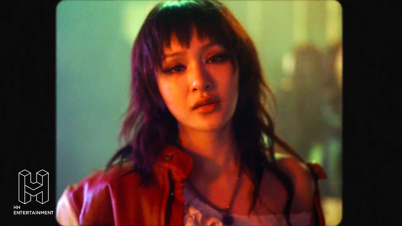 Hiền Hồ - Kh&oacute;c Ở Trong Club | Official Lyrics Video