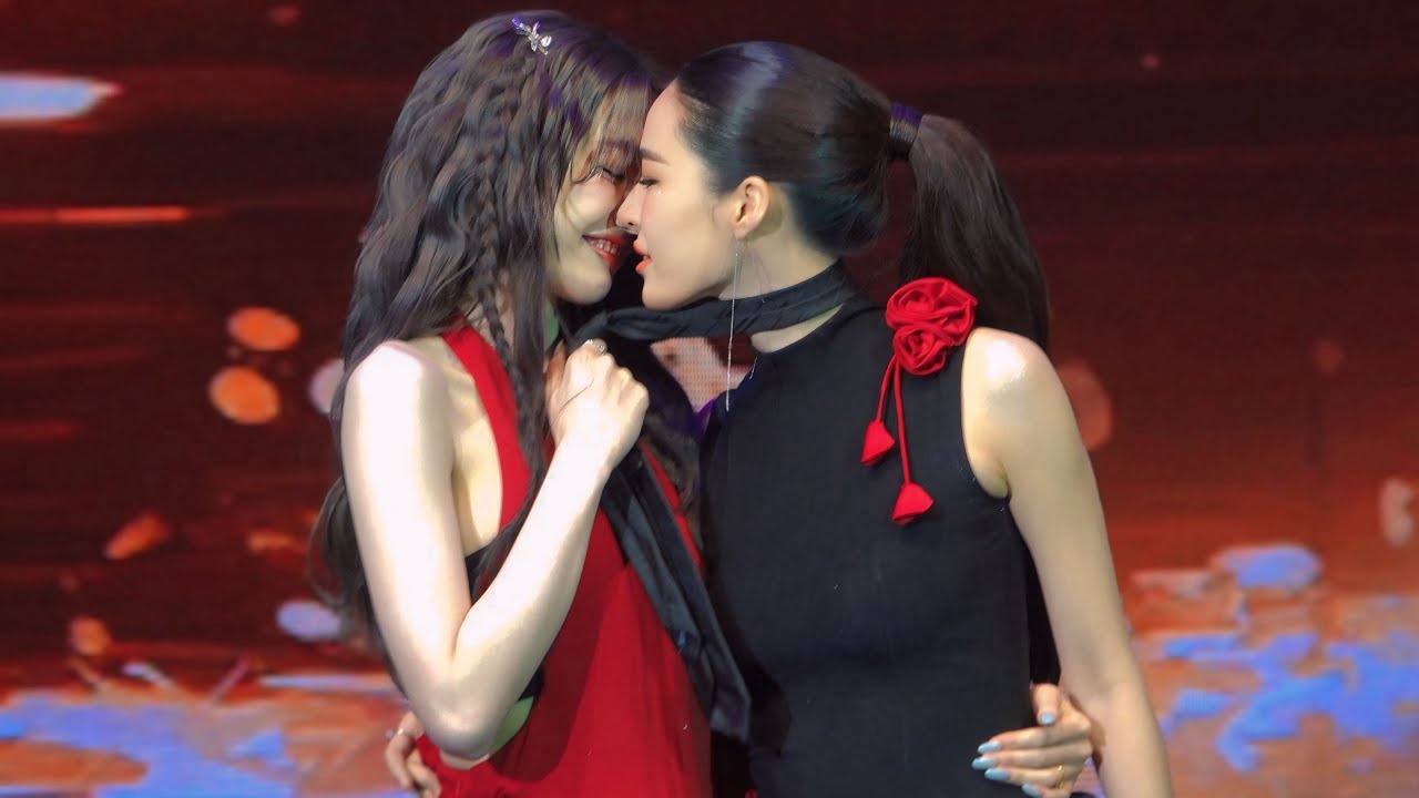 [4k fancam] LingOrm หลิงหลิง ออม - (Game) Sweet Couple Photos Imitation | LingOrm FM in Macau 241215