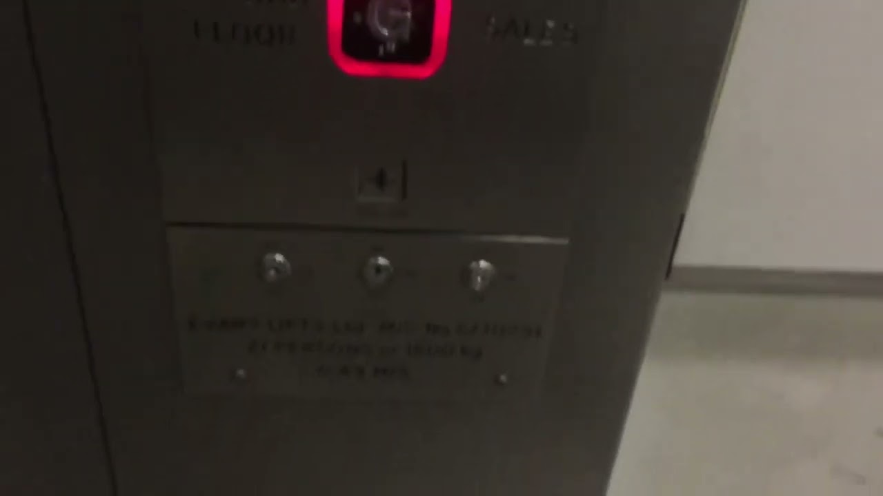 Evans Lift @ M&S @ The Saddlers Shopping Centre In Walsall Town Centre
