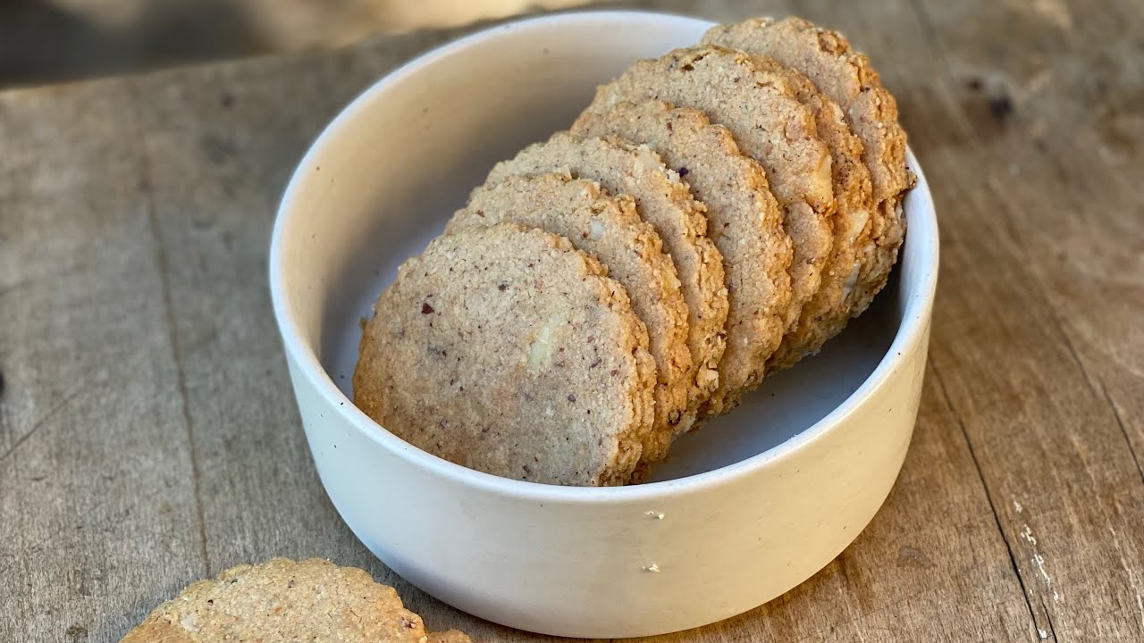 Biscuiti fara gluten cu nuca si scortisoara