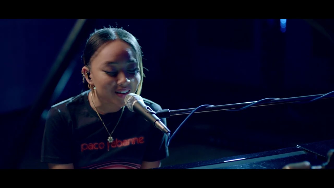 Griff – Black Hole (BRITs 2021 Rising Star Session at Abbey Road)