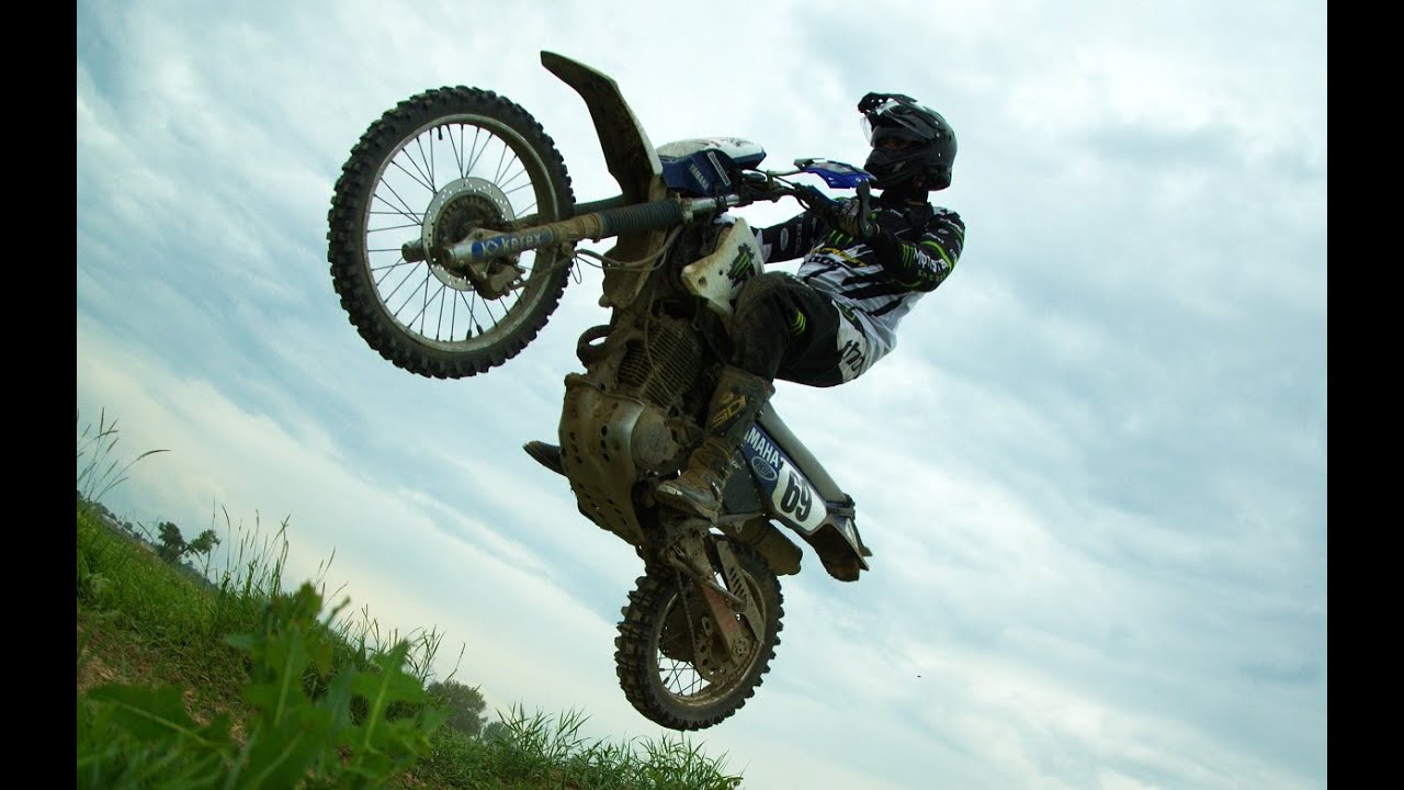 Custom Yamaha XT 600 3TB  closer look and Leo Vince sound