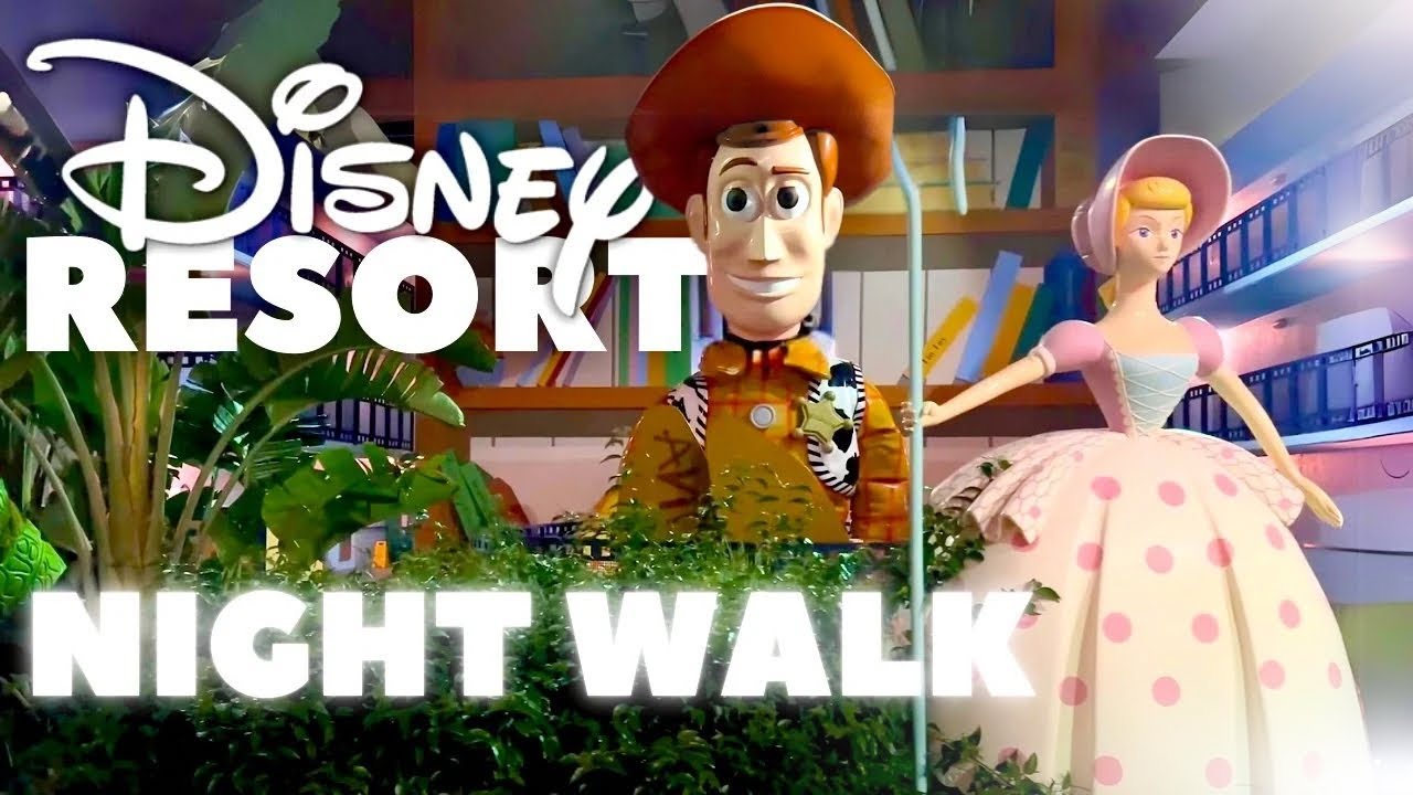 DISNEY'S All-Star Movies Resort Walking Tour at NIGHT (Walt Disney World, Orlando) | 4K