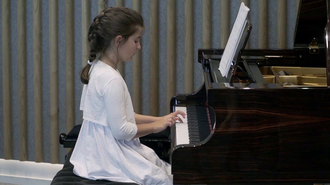 Alexandra GORDIENCO - Ainsi font font font , Ronde des fraises et des noisettes – Le Guern, Cohen