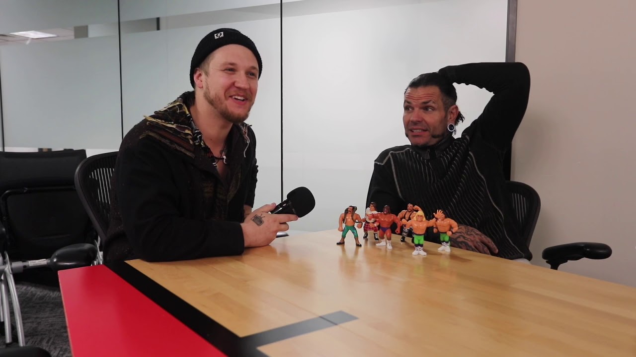 Huggie Hangs With WWE Legend Jeff Hardy