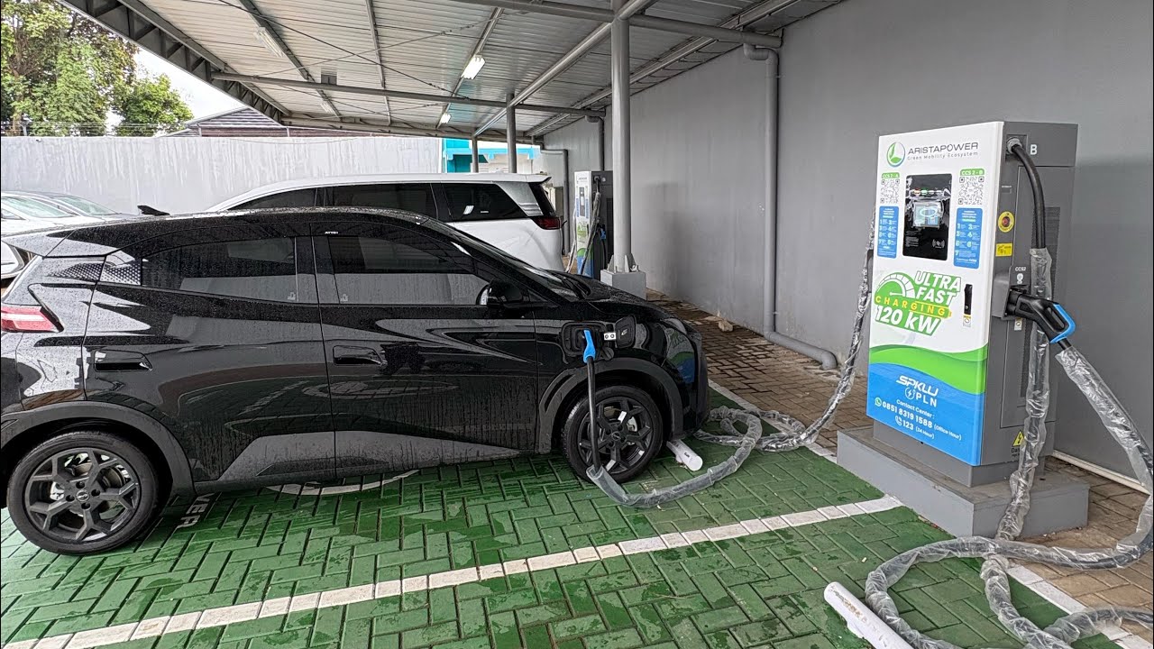 Cara Charger BYD ATTO 1 di SPKLU PLN di dealer BYD Pondok Indah