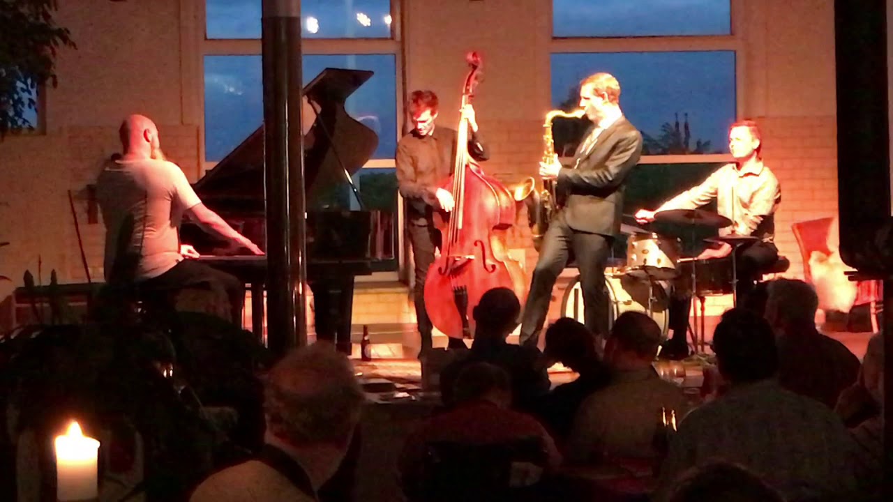 Jan Harbeck Quartet: Lighter Shades