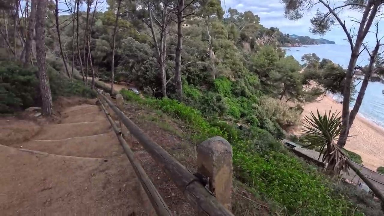 Bajando a Cala Treumal - Blanes - Costa Brava - Marzo 2026 - 4k