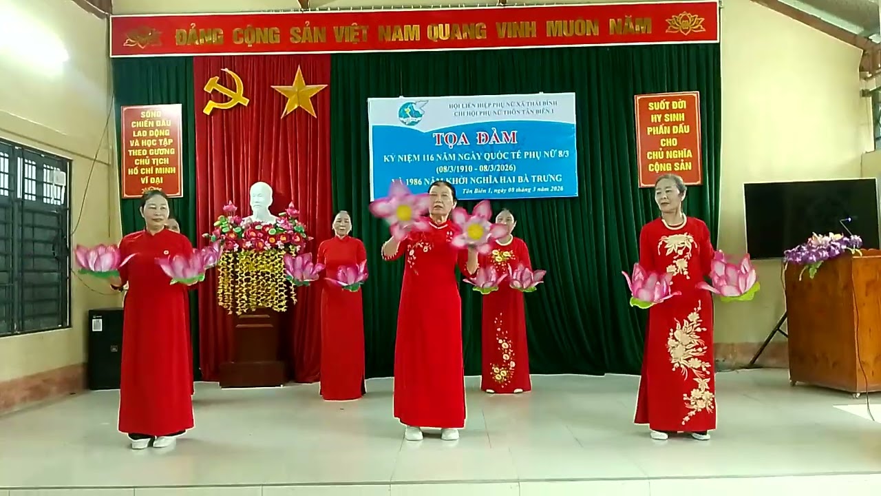 Múa bài ca cây lúa. Hội người Cao tuổi tân biên 1 xã Thái Bình tuyên quang 