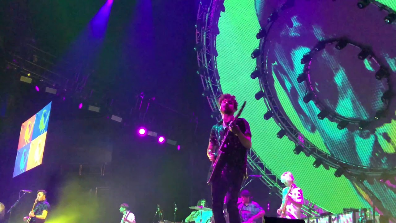 Paramore - Fake Happy - Live @ O2 Arena London 12/1/2018