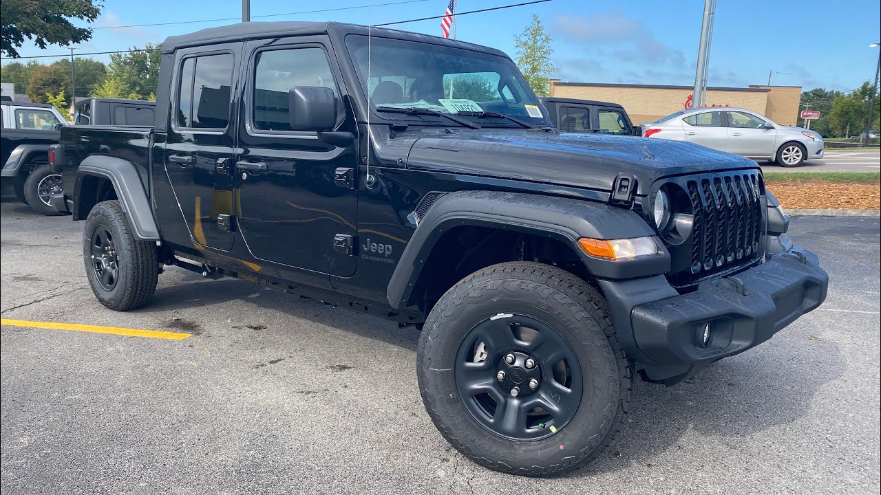 Тест-драйв и обзор Jeep Gladiator Sport 2021 года