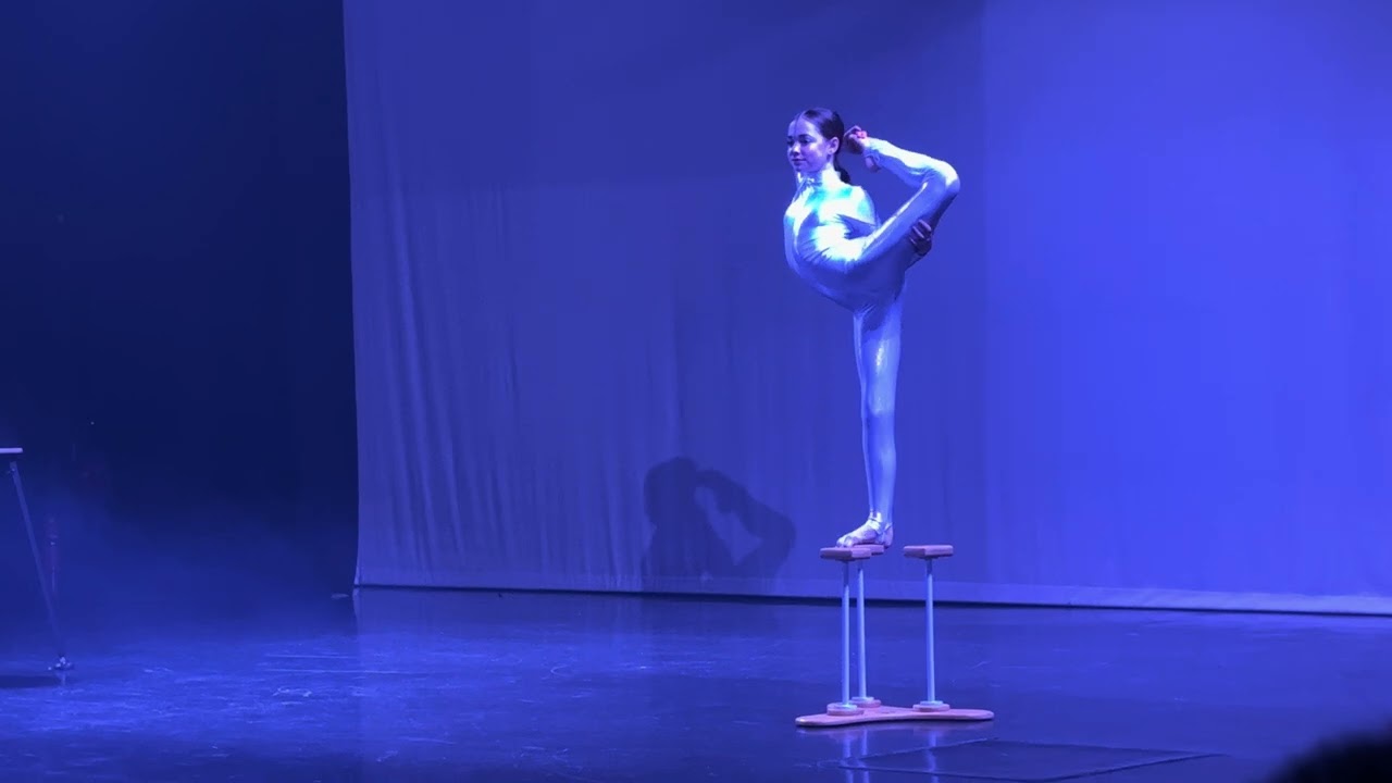 Robyn Betteridge 2024 BX Dance Live Contortion Routine With Epic Ending Performance Music Mad World