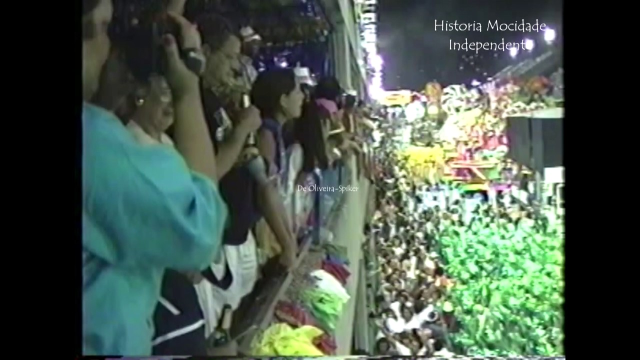 Momentos da Nossa História 1992 (Handycam)- Bateria da Mocidade Independente.