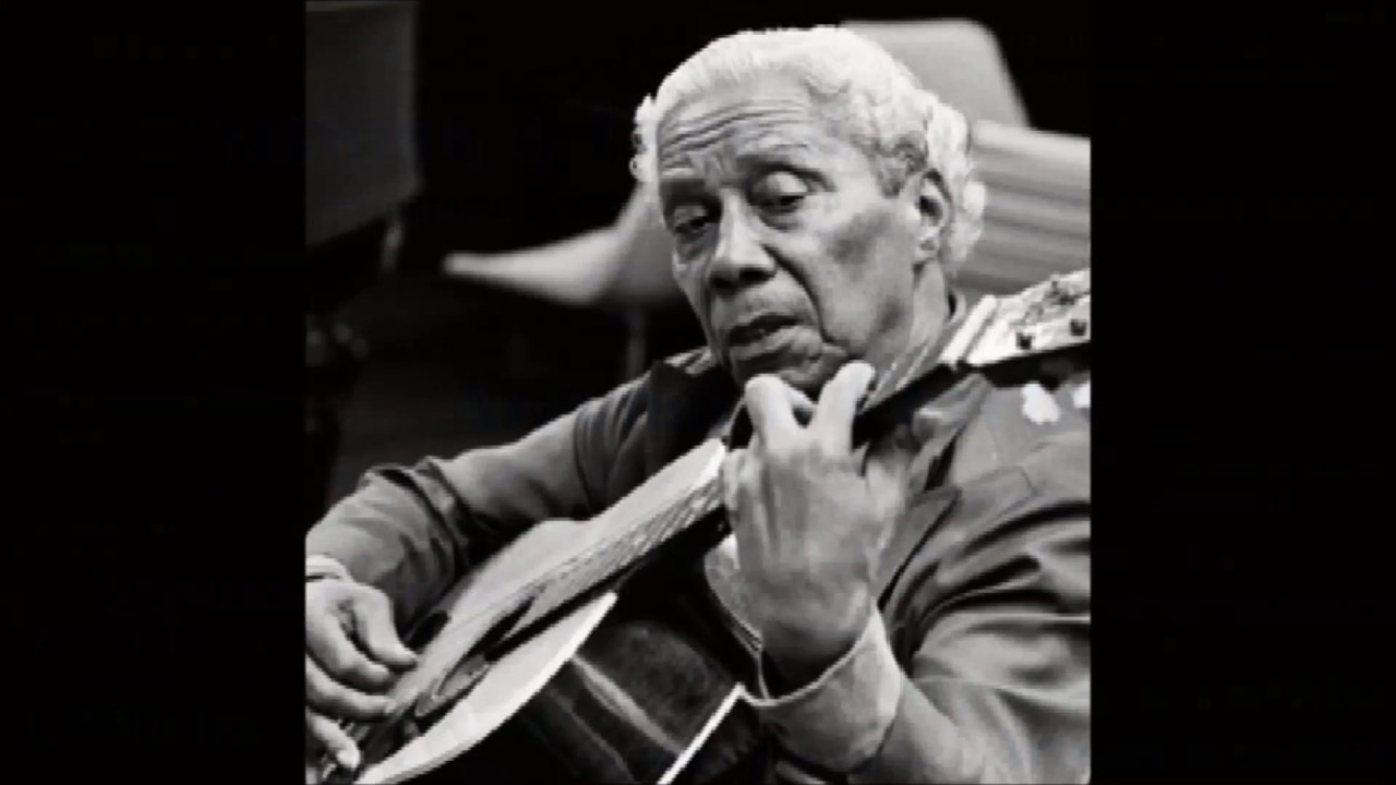 Caminhando - Nelson Cavaquinho e Nourival Bahia