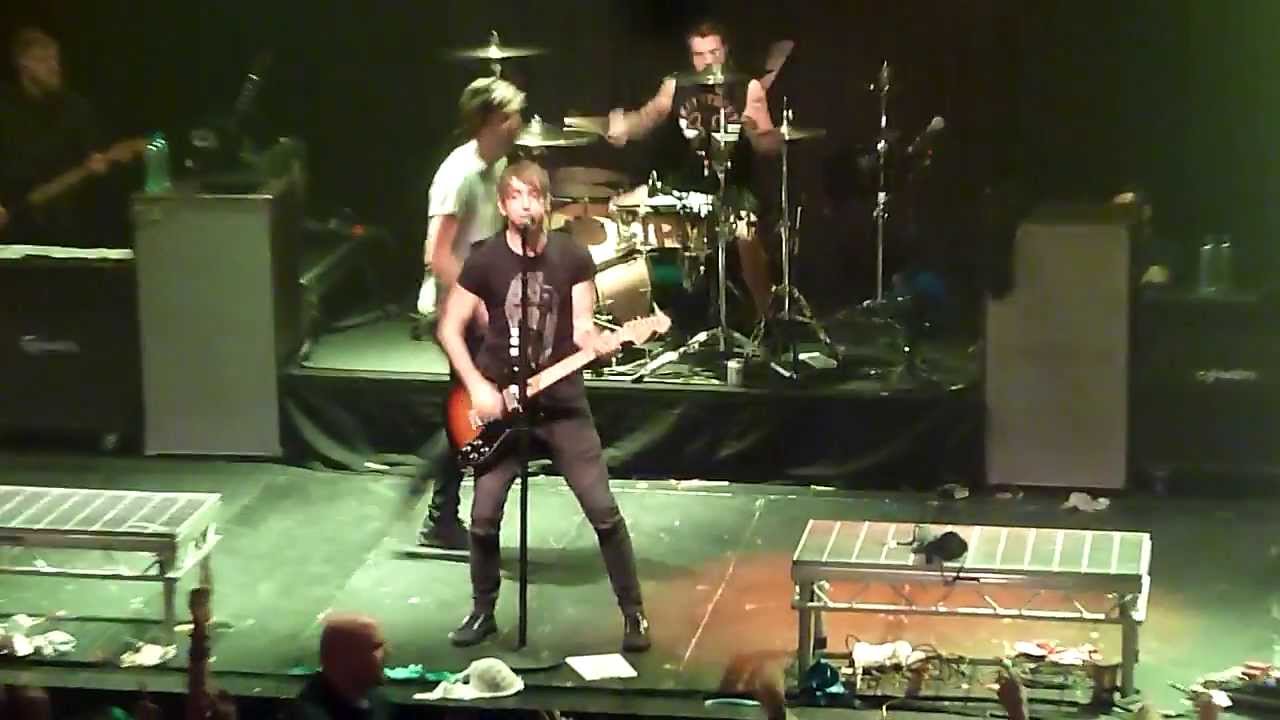 All Time Low - Damned If I Do Ya | Paradiso, Amsterdam