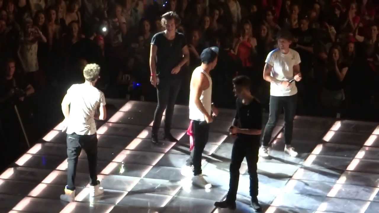 One Direction Talking & Twitter Questions. FULL HD - 24/09/13