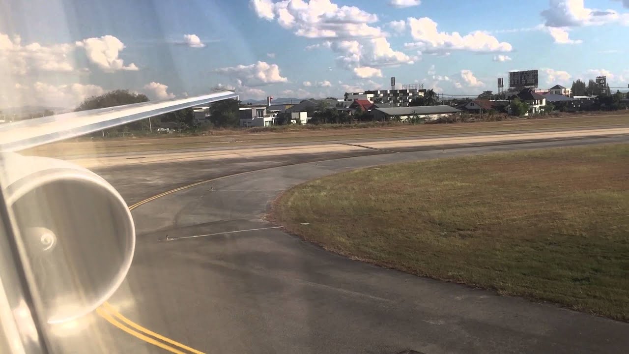 Thai Airways (Boeing 777-300ER) Take Off In Chiang Mai