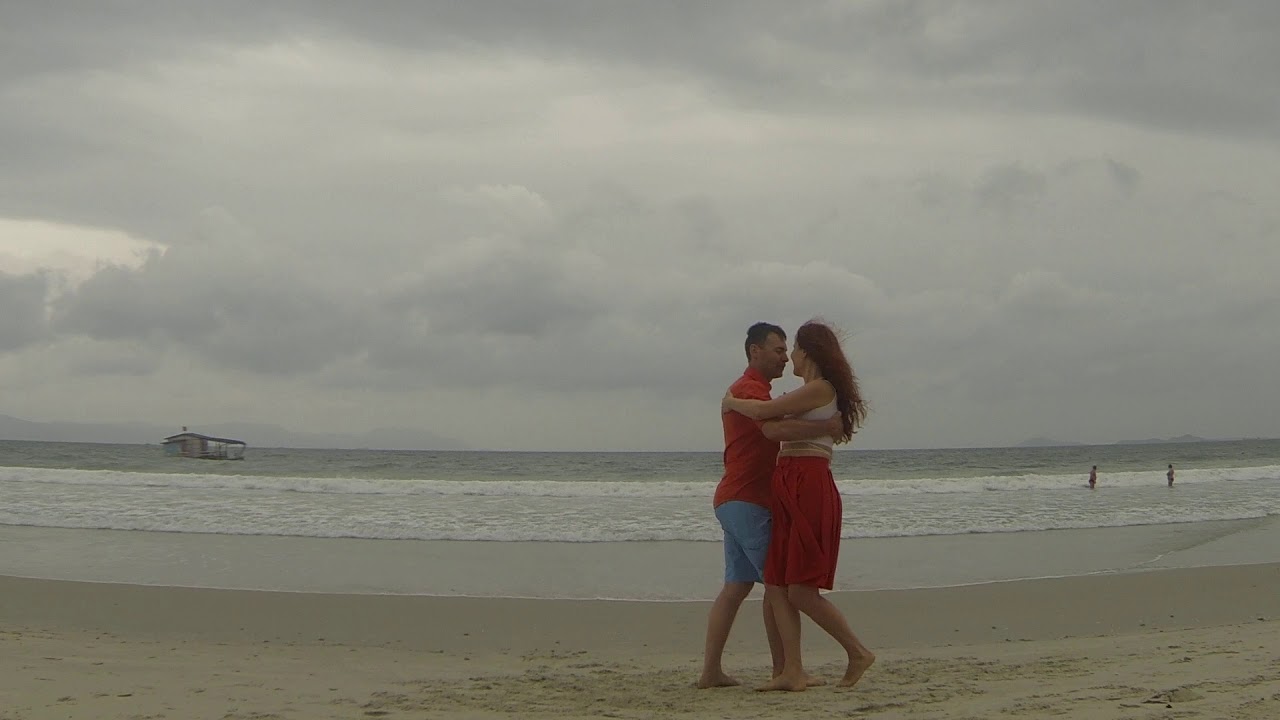 Doc Let, Vietnam. Petr & Katerina Smirnova dancing kizomba.