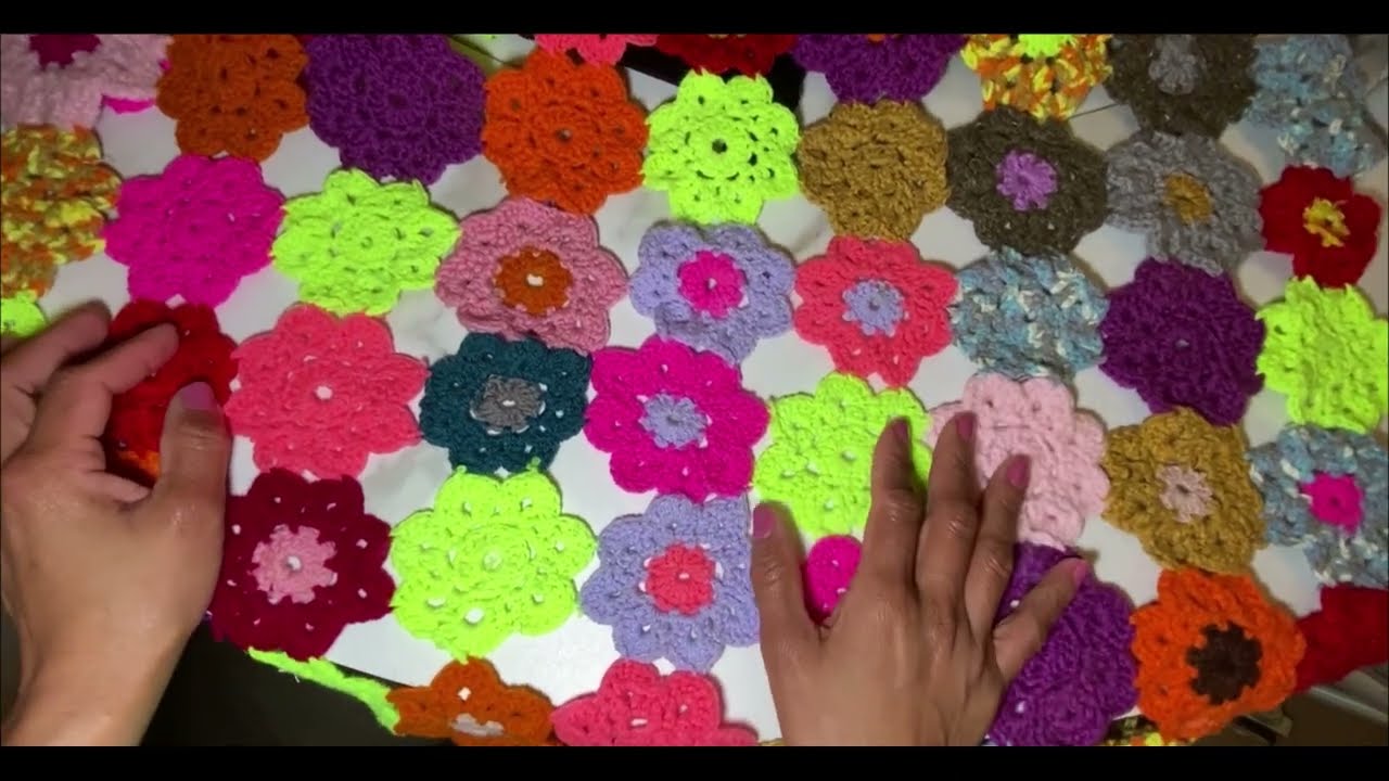 Tablecloth CROCHET using scrap yarn. If you're looking for a way to put your yarn scraps to good use