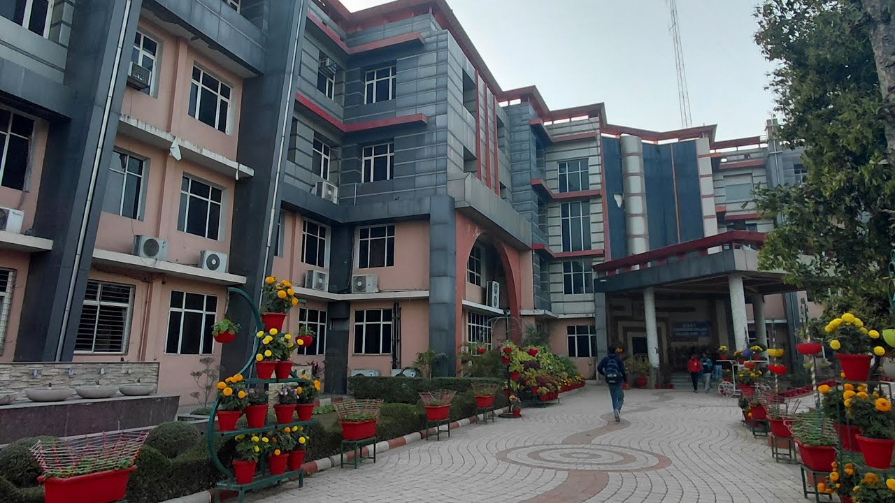 Mini campus and hostel tour (IIMT UNIVERSITY)