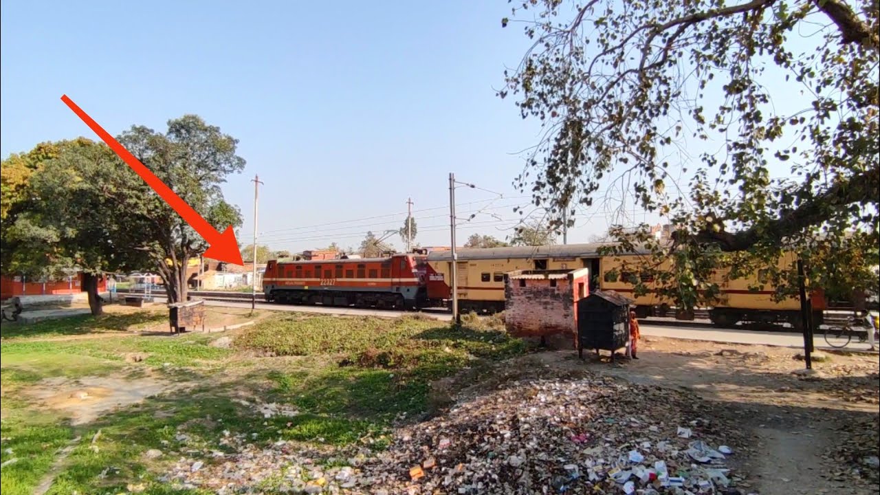 रफ्तार का अद्भुत प्रदर्शन करते हुए 110 के फूल स्पीड से निकली खतरनाक हरिद्वार हावड़ा कुंभ एक्सप्रेस 🔥🔥