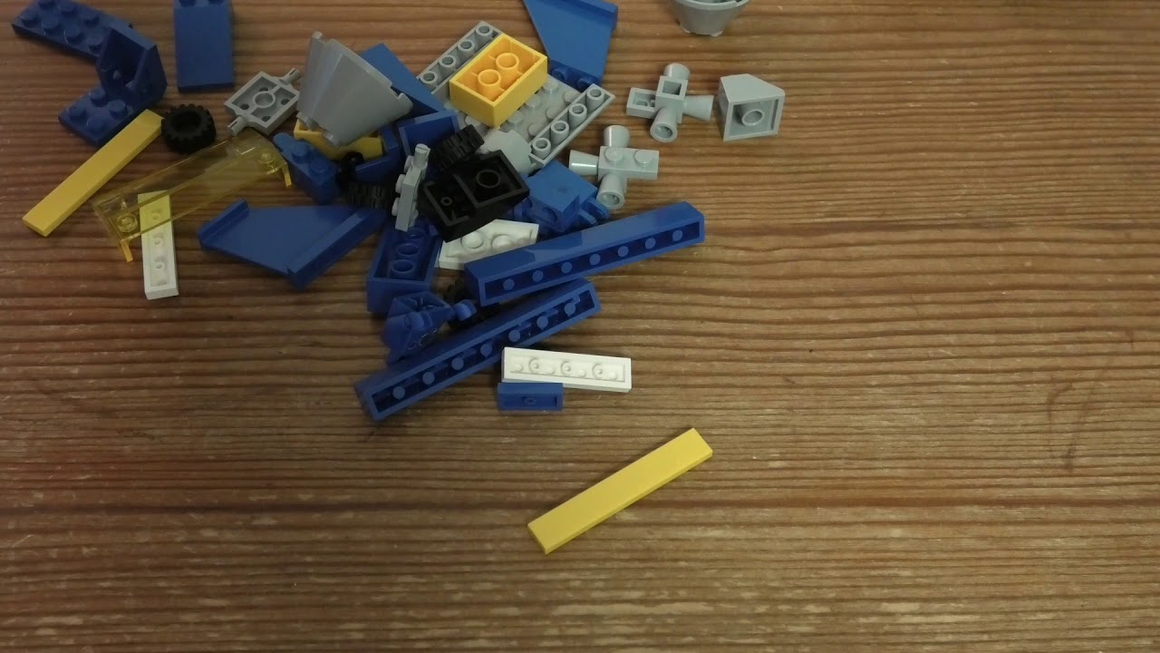 Building Lego The Movie 2 Emmets & Bennys Build And Fix Workshop SET 70821 4K