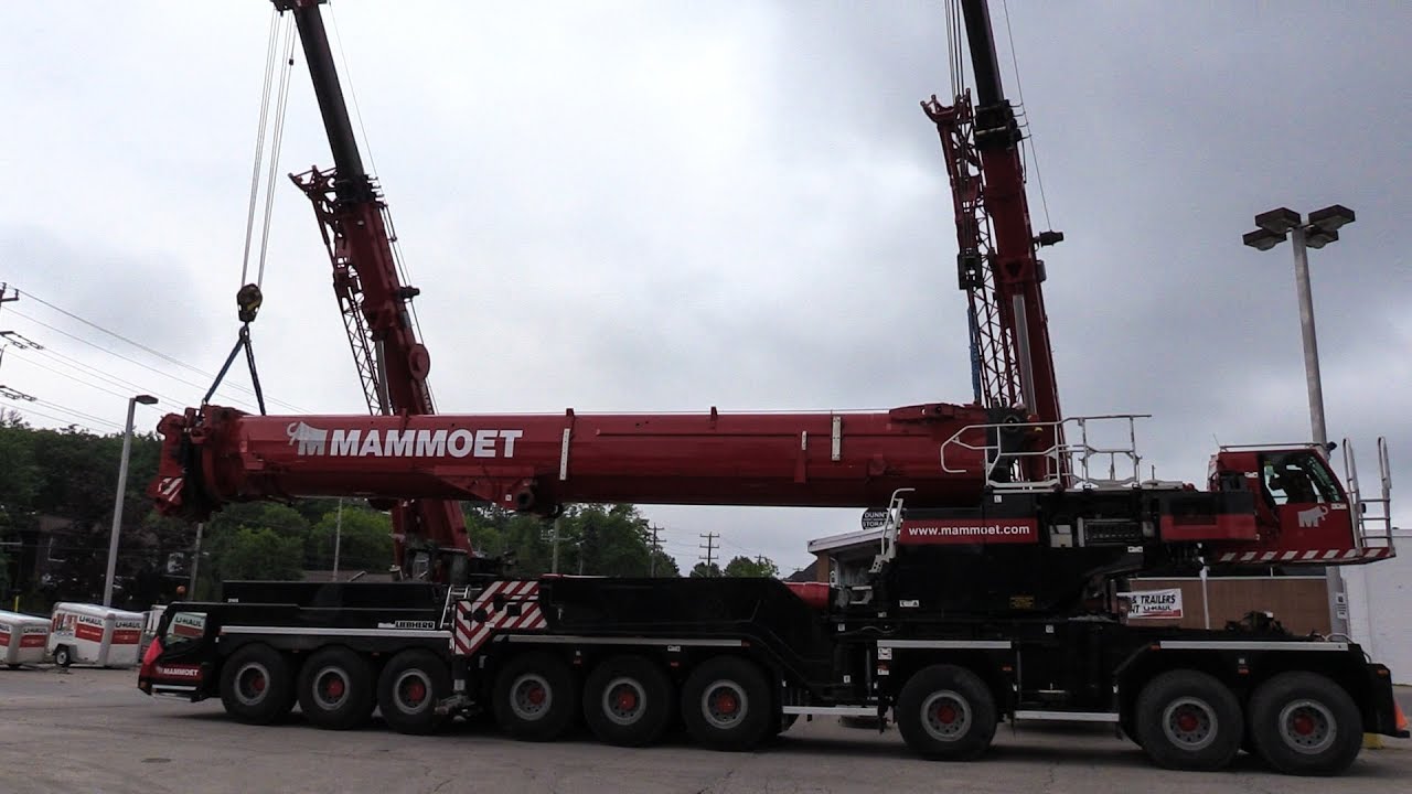 MAMMOET! The Canadian at Parry Sound, Ontario