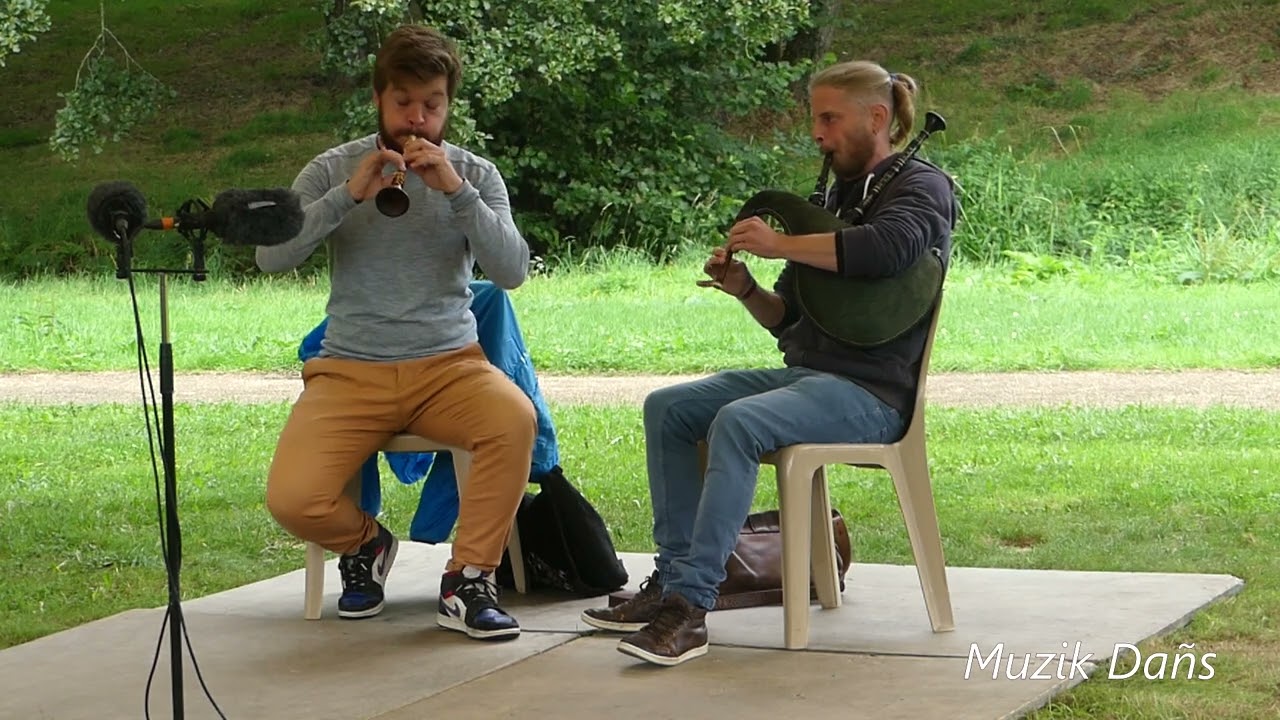 Mélodie du pays Montagne avec Yann Ewen L'Haridon (bombarde) et Youenn Nédélec (biniou) Gourin 2022