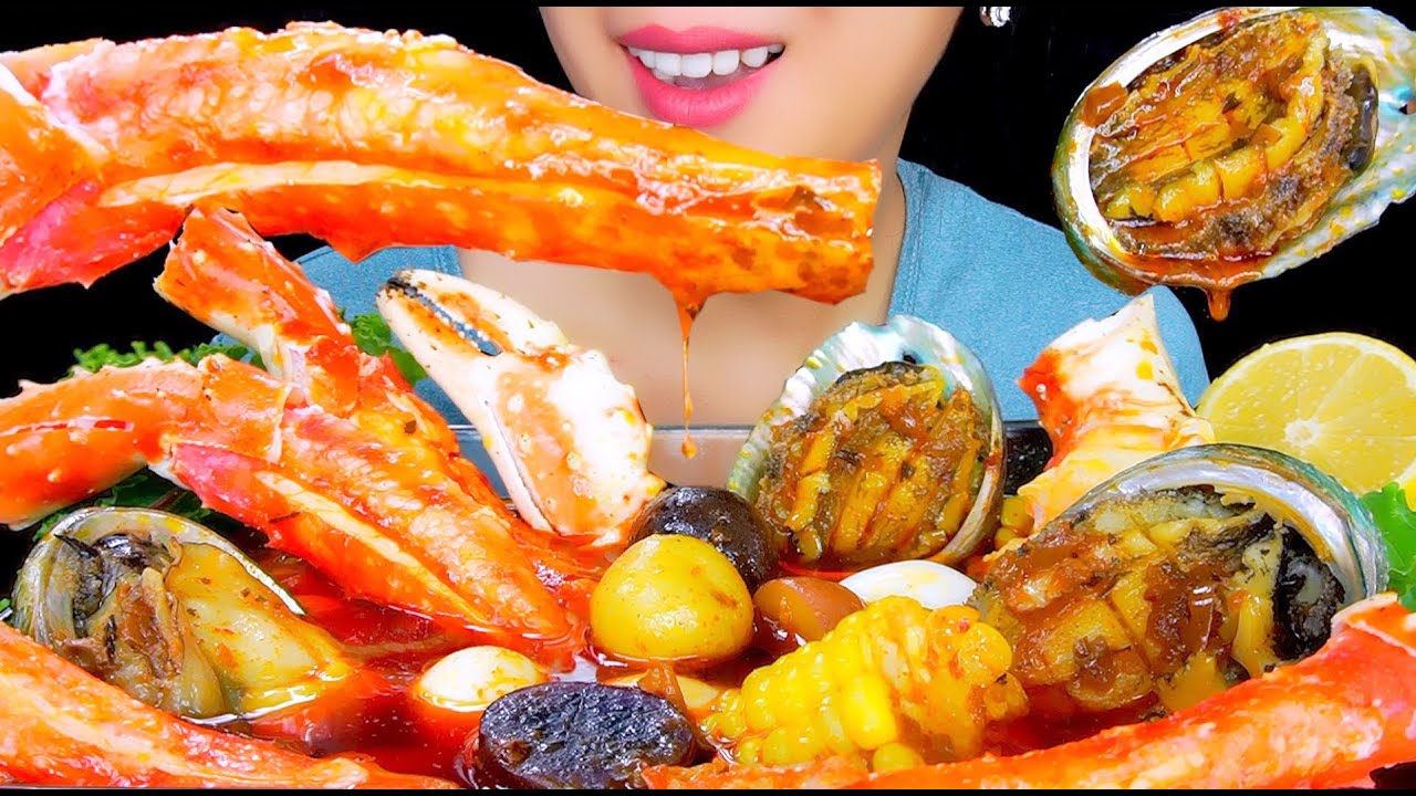 GIANT KING CRAB LEGS SEAFOOD BOIL ASMR | DE-SHELLED KING CRAB + ABALONE BlOVES SAUCE | TracyN ASMR